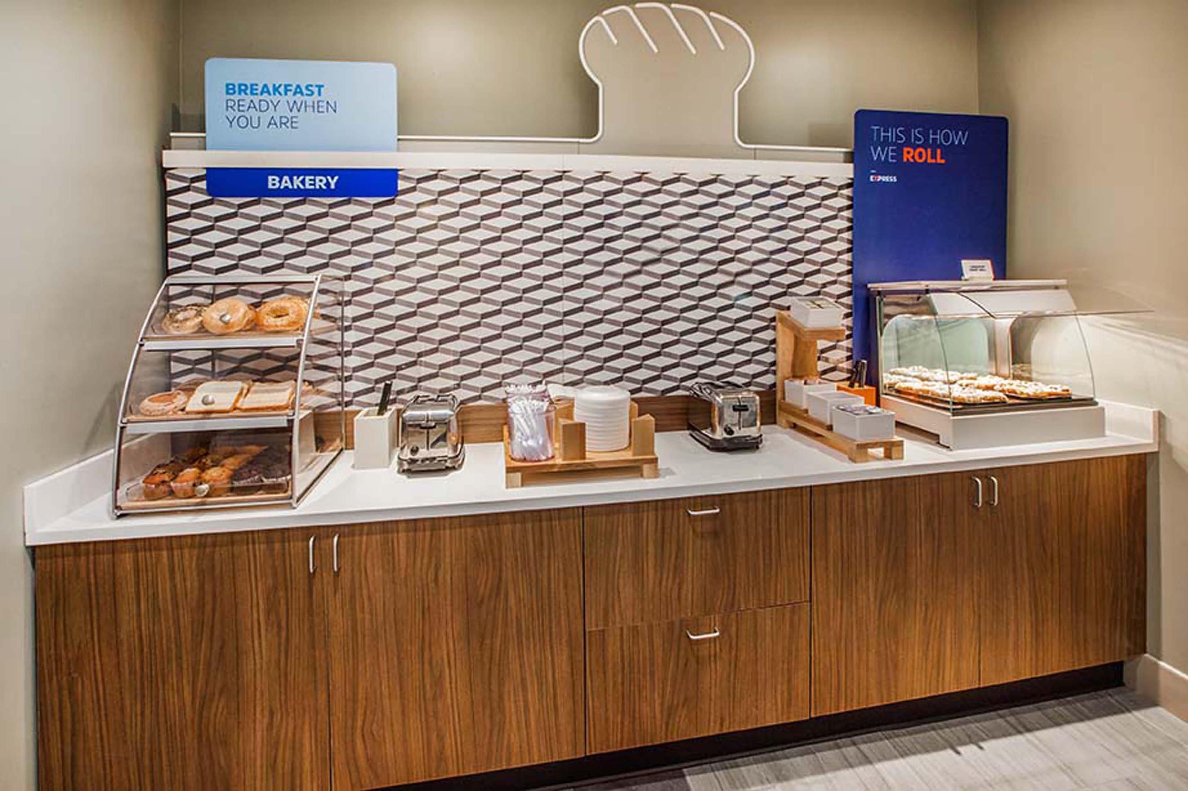 Holiday Inn Express & Suites - Charlotte Airport By Ihg Kültér fotó