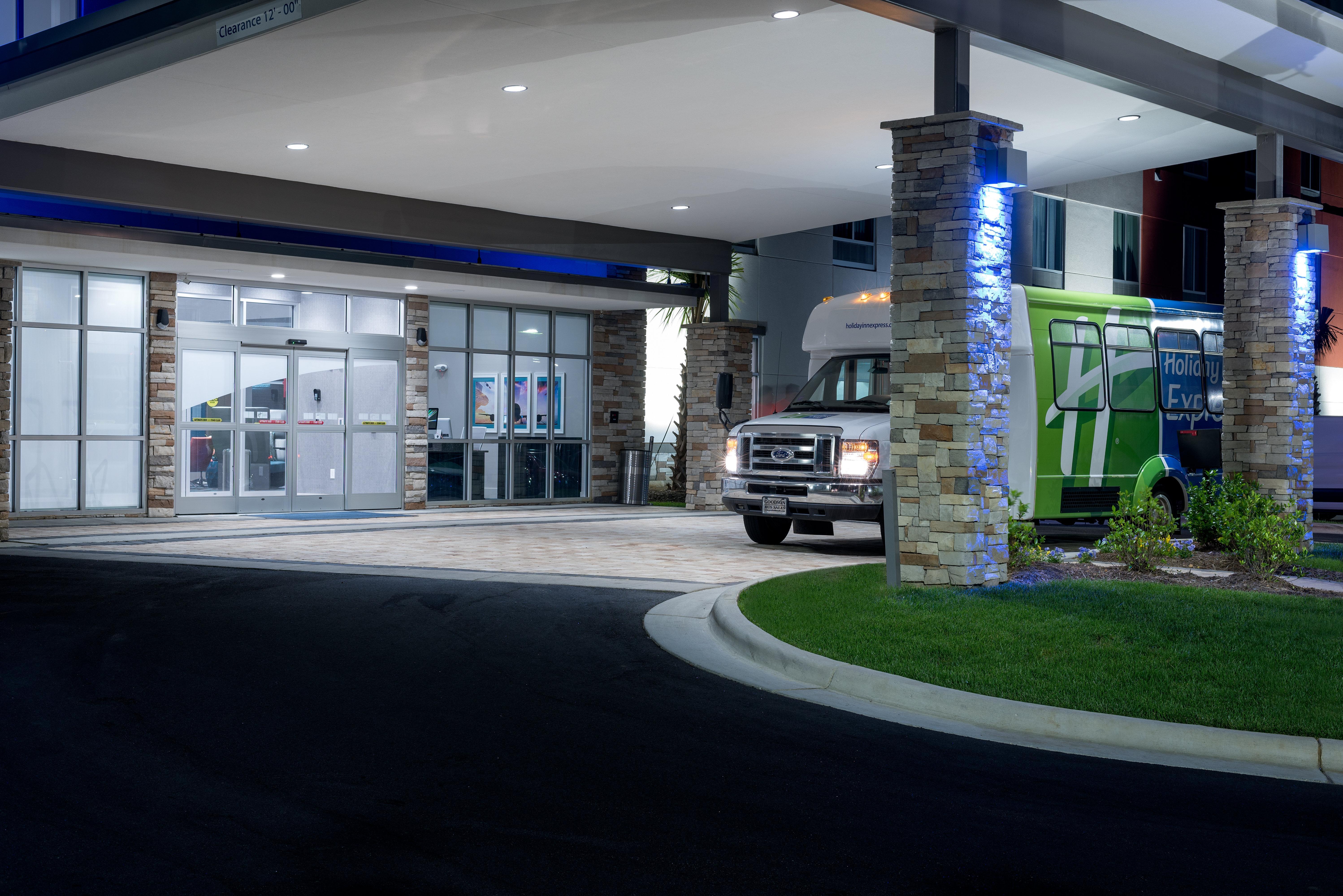 Holiday Inn Express & Suites - Charlotte Airport By Ihg Kültér fotó